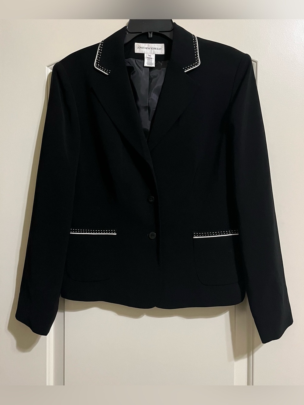 Jones New York Black Button Blazer White Trim Detailing On Collar Pockets 14